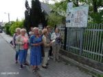 seniorzy z gminy Zielonki podczas inauguracji questu